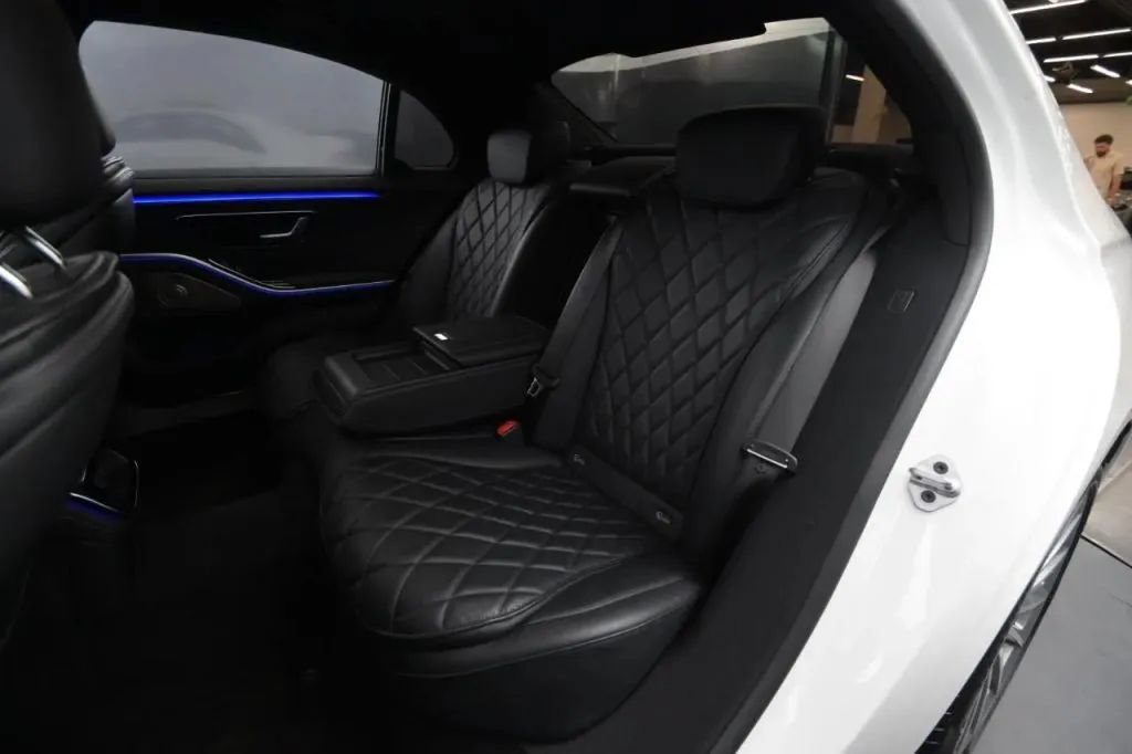 Used 2022 Mercedes-Benz S 580 4MATIC Sedan w/ AMG Line Package image 41