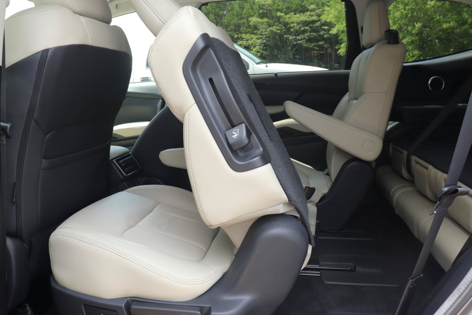 Used 2019 Subaru Ascent Limited w/ Popular Package #3 AWD/4WD image 13