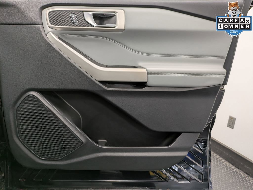 Used 2022 Ford Explorer XLT w/ Equipment Group 202A AWD/4WD image 28