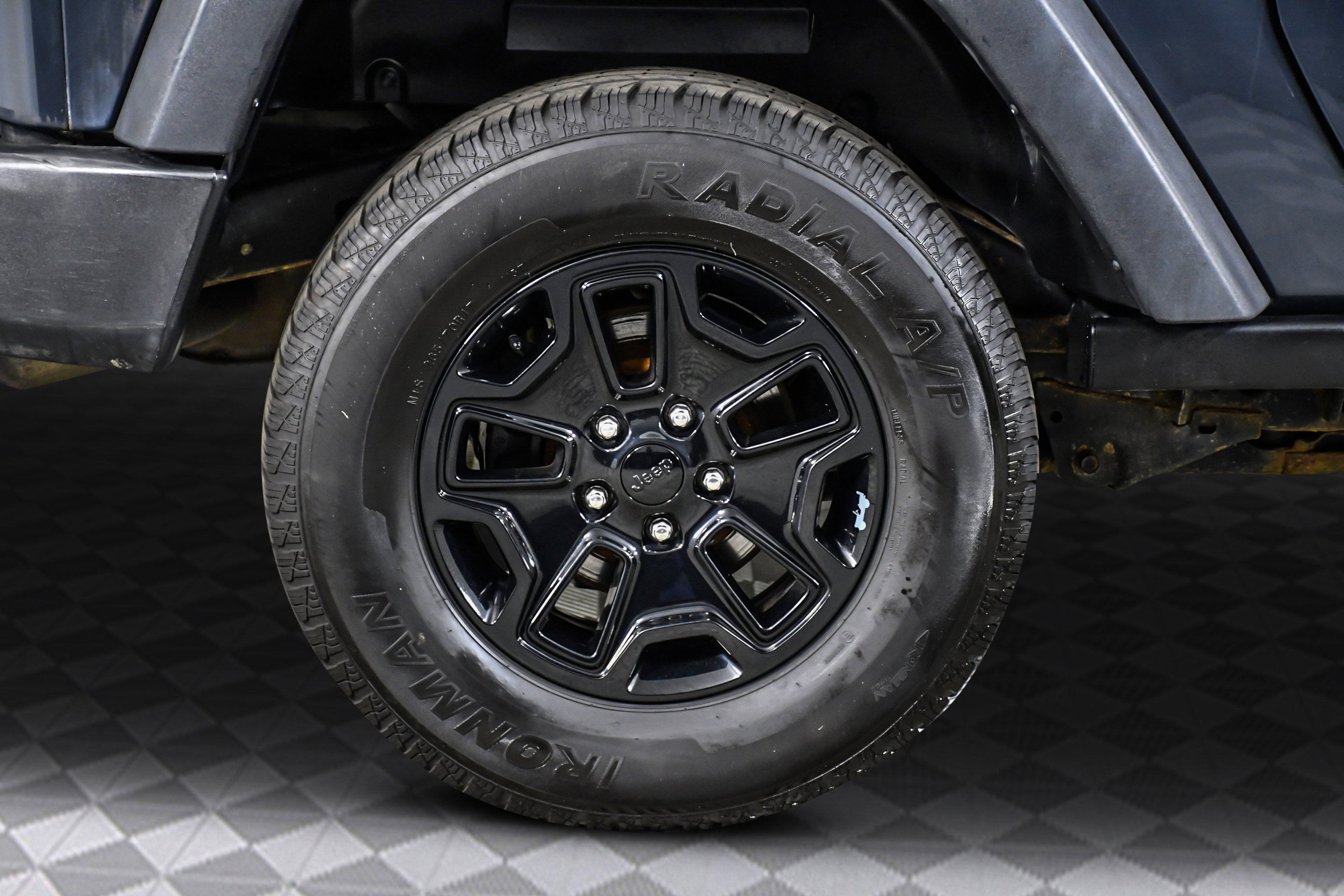 Used 2018 Jeep Wrangler Sport image 31