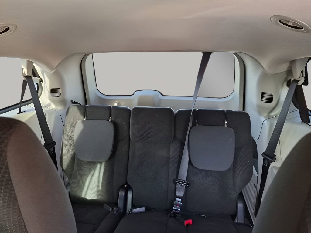 Used 2018 Dodge Grand Caravan SE w/ UConnect Hands-Free Group image 23