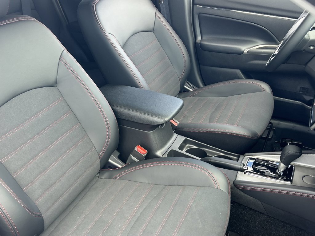 New 2027 Mitsubishi Outlander Sport SE FWD image 21