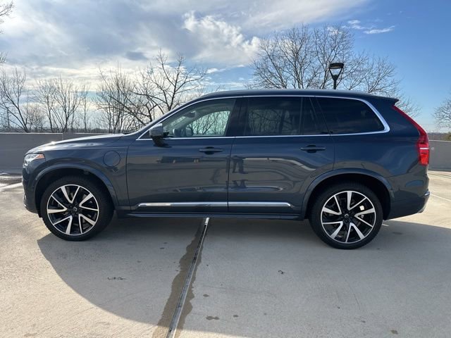 Used 2021 Volvo XC90 T8 Inscription Expression w/ Climate Package image 4