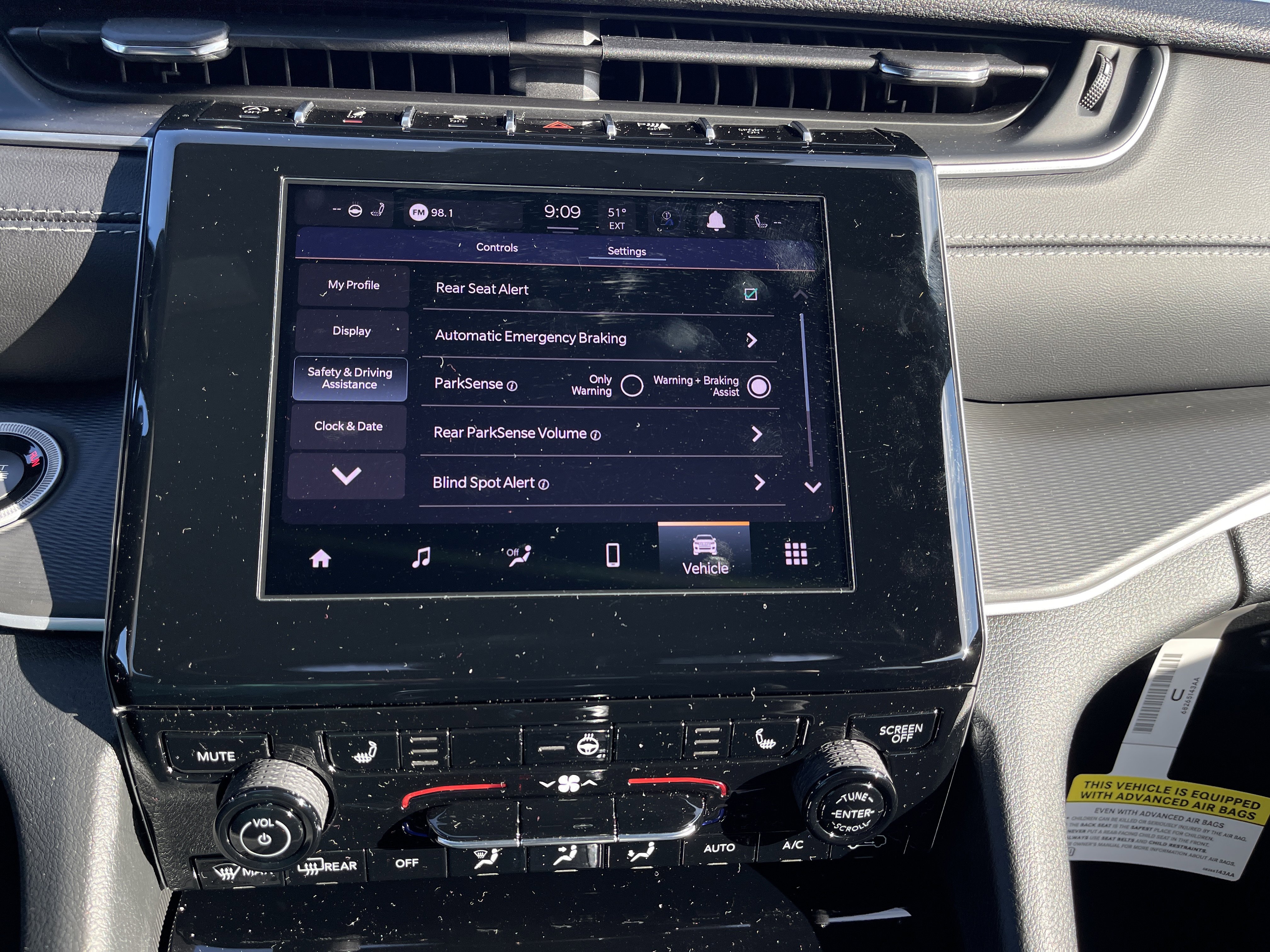 New 2025 Jeep Grand Cherokee Altitude image 29