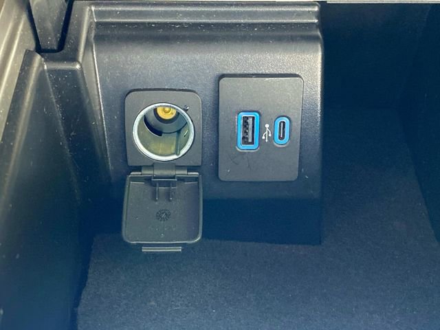 Used 2023 Ford Explorer Platinum w/ Technology Package AWD/4WD image 29