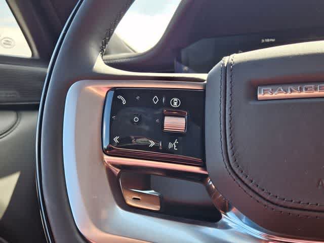 Used 2025 Land Rover Range Rover SE AWD/4WD image 24