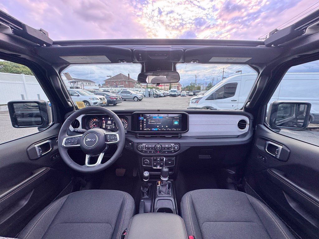 Certified 2026 Jeep Wrangler Unlimited Sahara AWD/4WD image 11