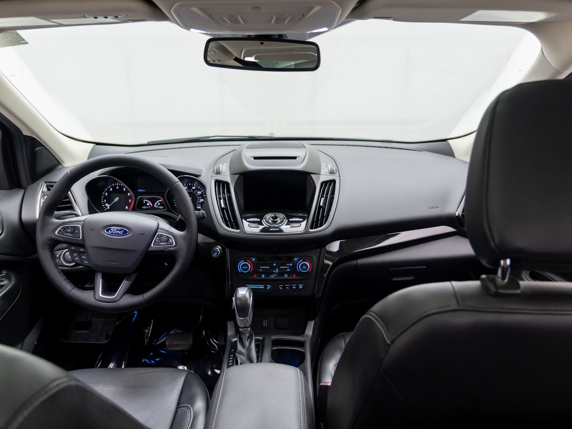 Used 2018 Ford Escape Titanium AWD/4WD image 11