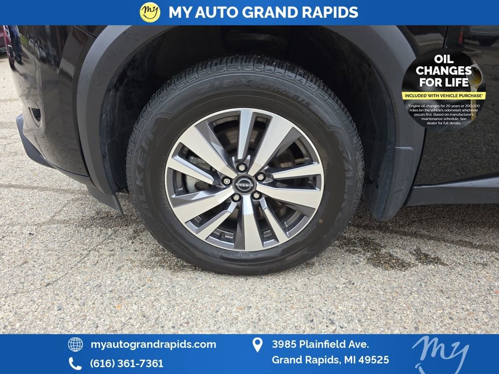 Used 2023 Nissan Pathfinder SL w/ Black Appearance Package AWD/4WD image 29