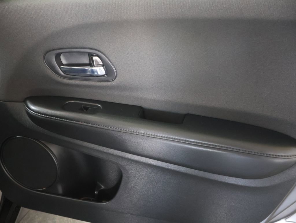 Used 2021 Honda HR-V LX image 12
