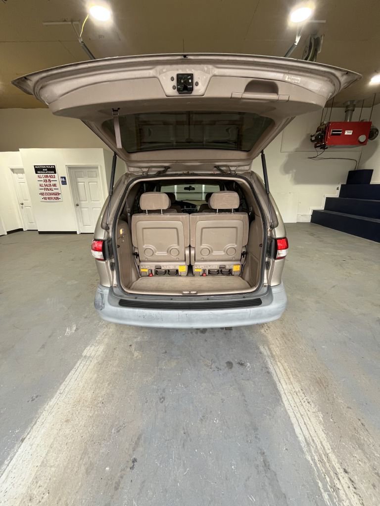 Used 2003 Toyota Sienna CE