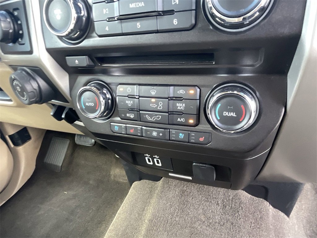 Used 2018 Ford F150 Lariat w/ Equipment Group 501A Mid image 27