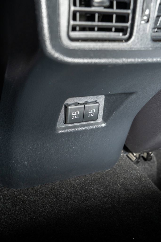 Used 2021 Toyota Venza Limited w/ Advanced Technology Package image 8