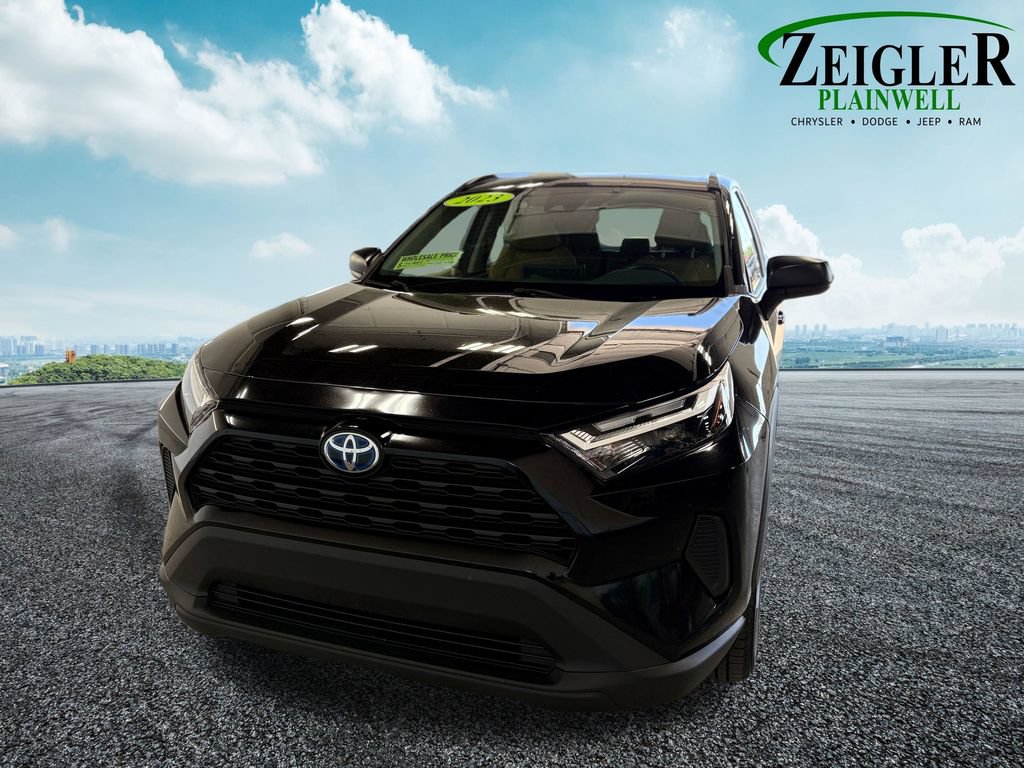 Used 2023 Toyota RAV4 LE AWD/4WD image 9
