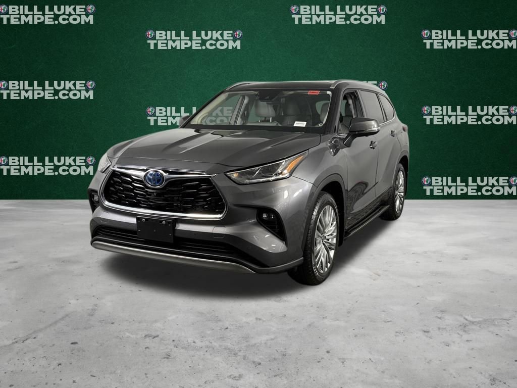 Used 2024 Toyota Highlander Platinum image 10
