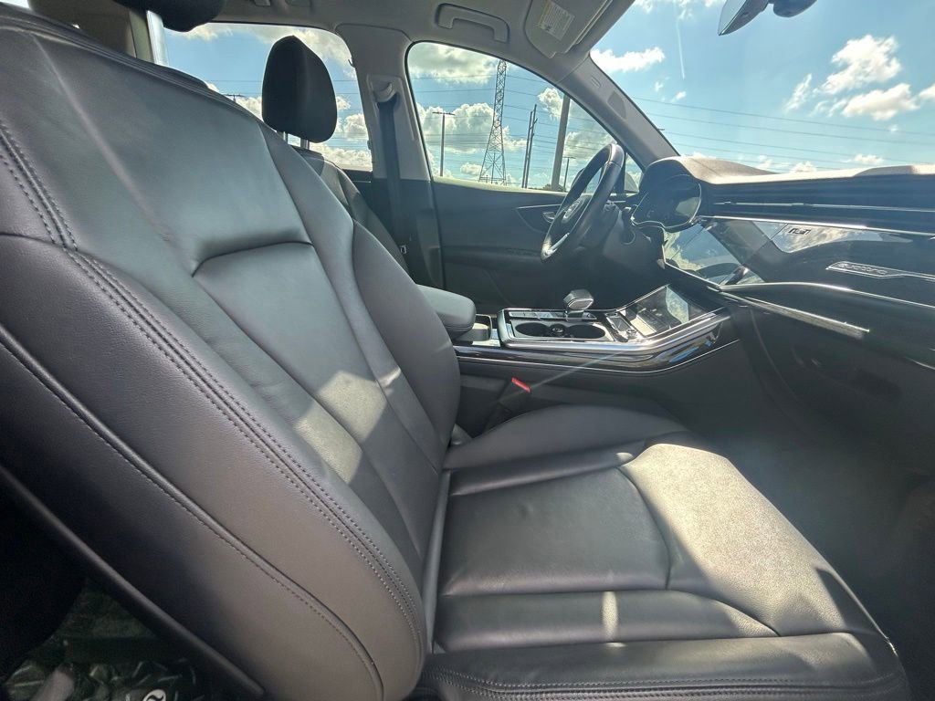 Used 2023 Audi Q7 3.0T Premium Plus w/ Premium Plus Package AWD/4WD image 35