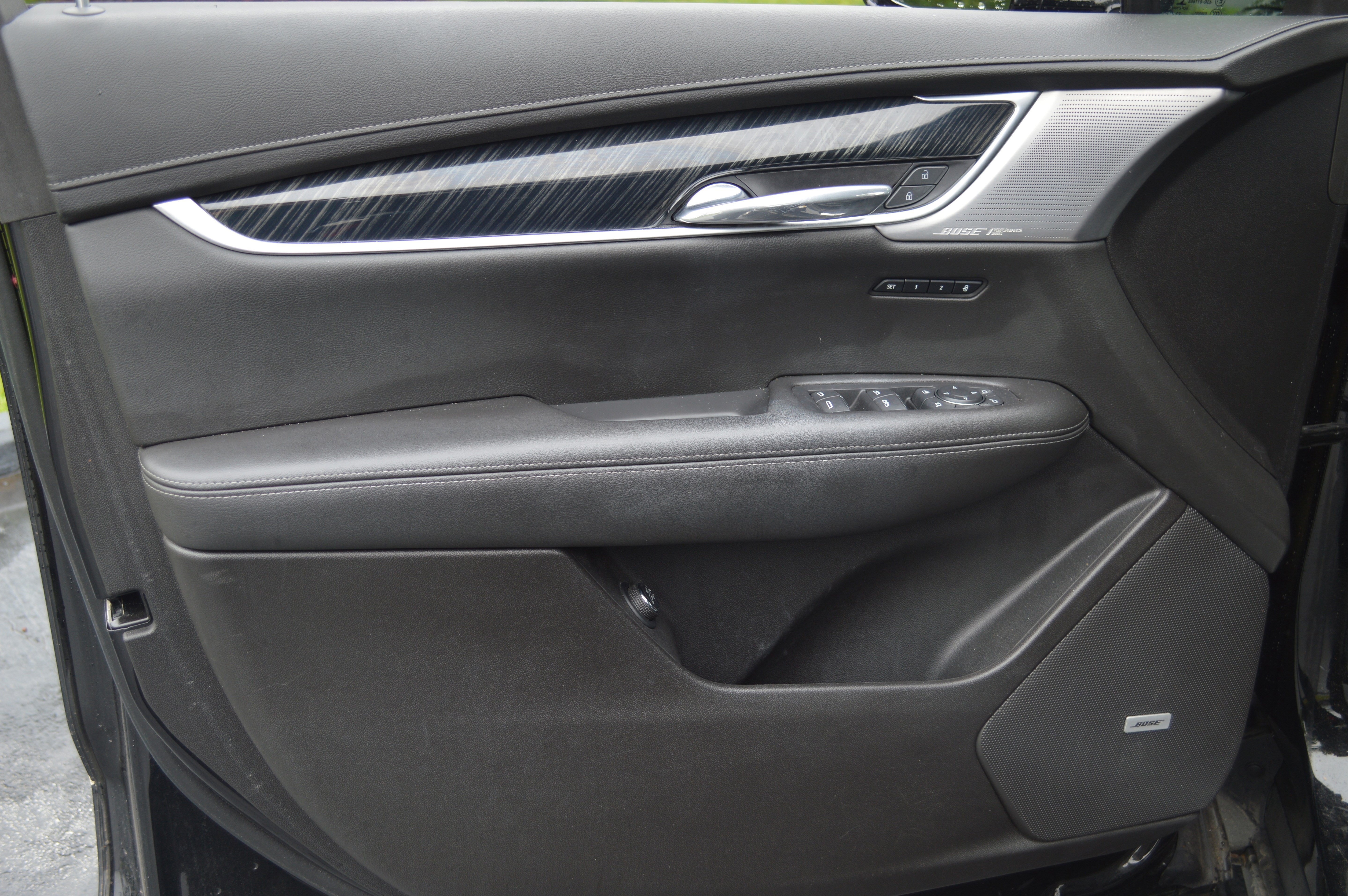 Used 2023 Cadillac XT6 Premium Luxury w/ Technology Package AWD/4WD image 13