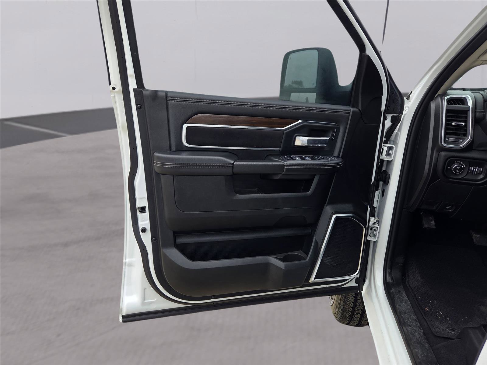 Used 2024 RAM 2500 Laramie w/ Safety Group image 28