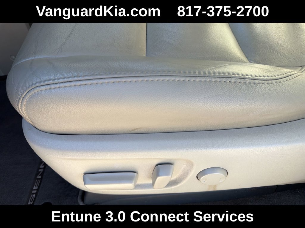 Used 2018 Toyota Sienna XLE Premium FWD image 16