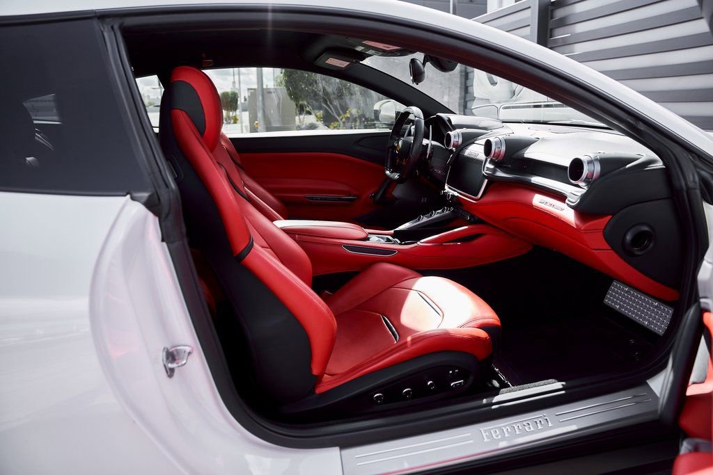 Used 2019 Ferrari GTC4Lusso image 30