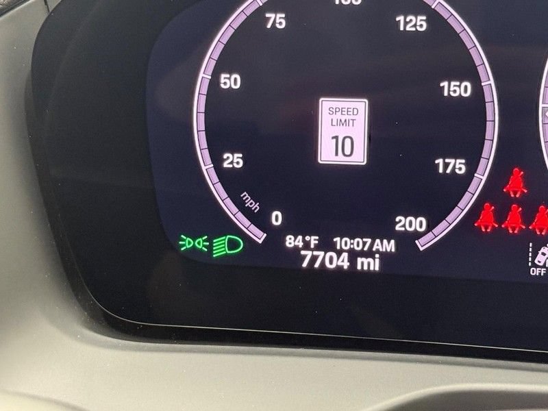 Certified 2025 Porsche Panamera 4 AWD/4WD image 21