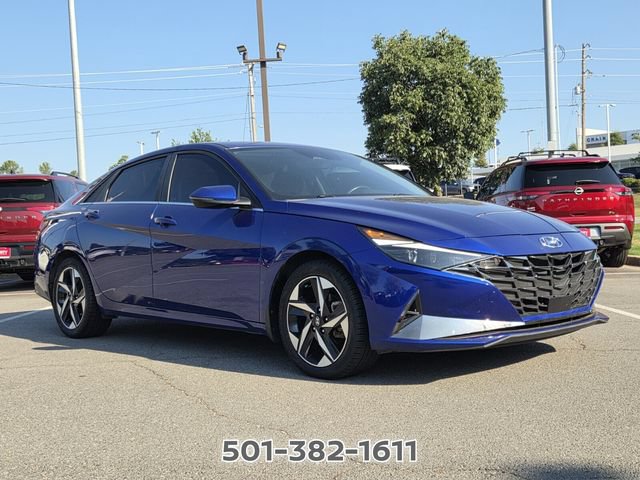 Used 2023 Hyundai Elantra Limited w/ Winter Weather Package FWD image 4