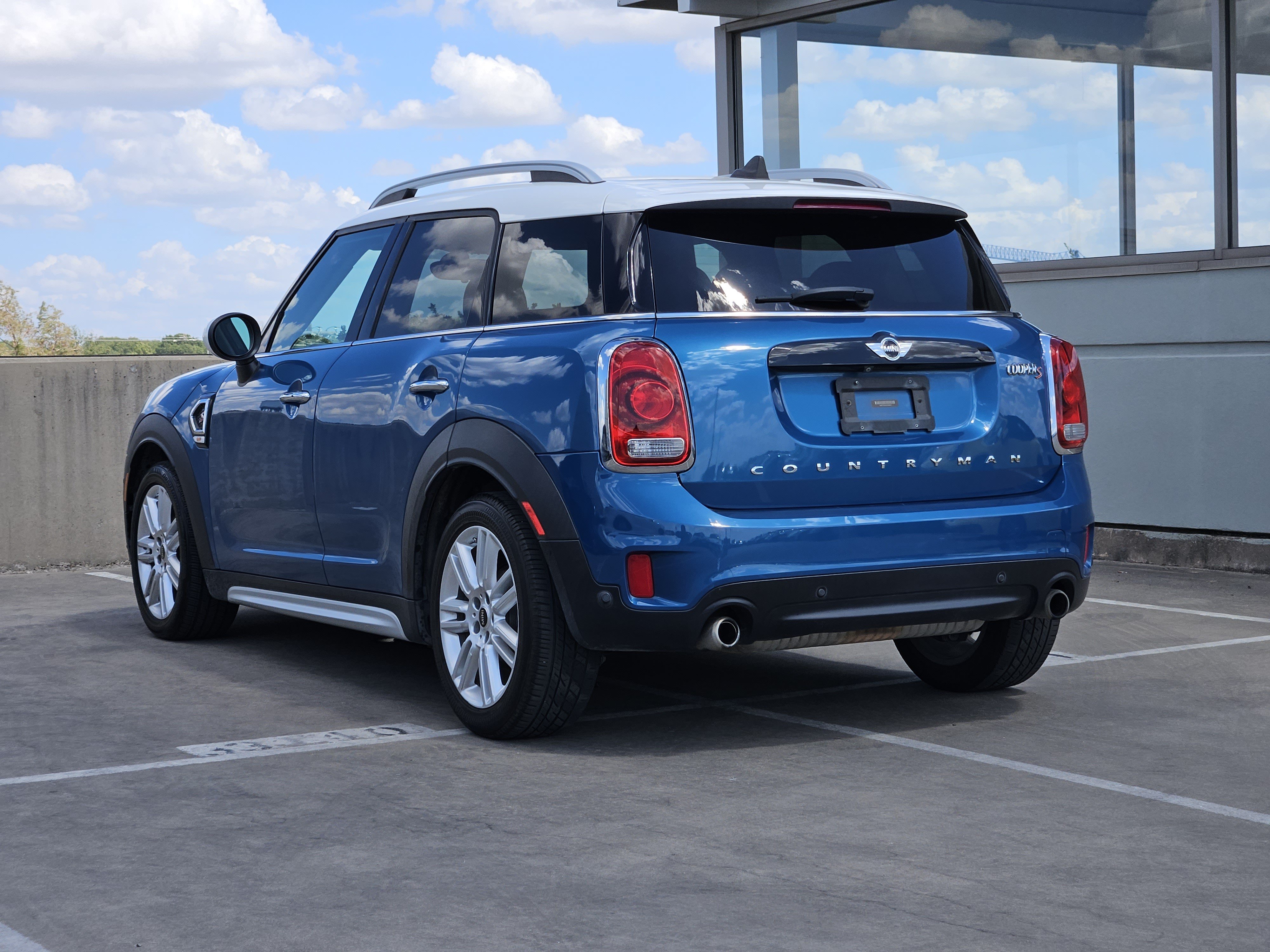 Used 2017 MINI Cooper Countryman S FWD image 3
