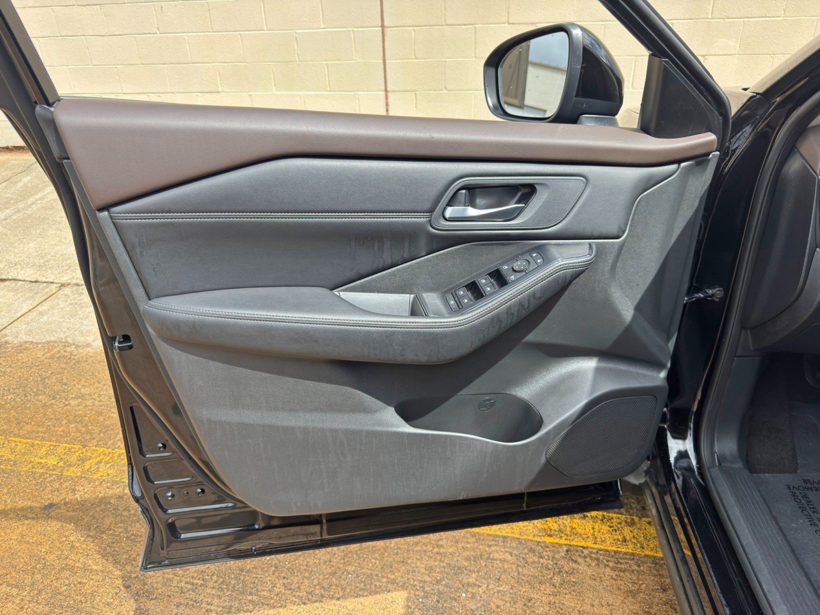 Used 2022 Nissan Rogue SV w/ SV Premium Package FWD image 36