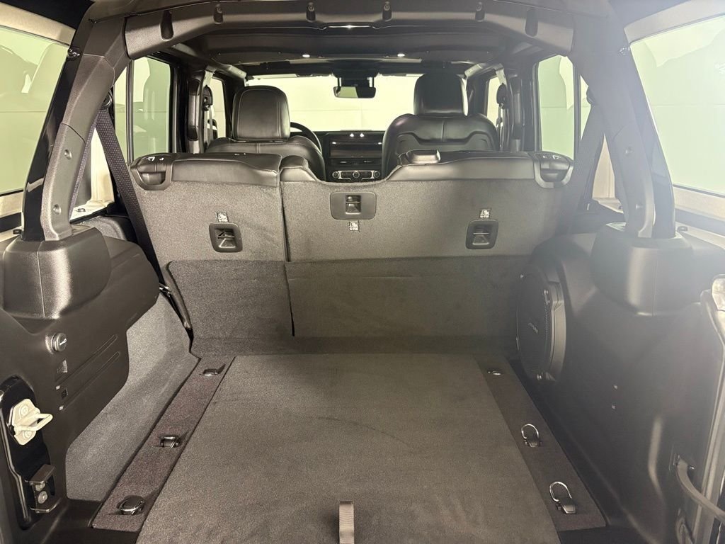 Used 2024 Jeep Wrangler Unlimited Rubicon AWD/4WD image 18