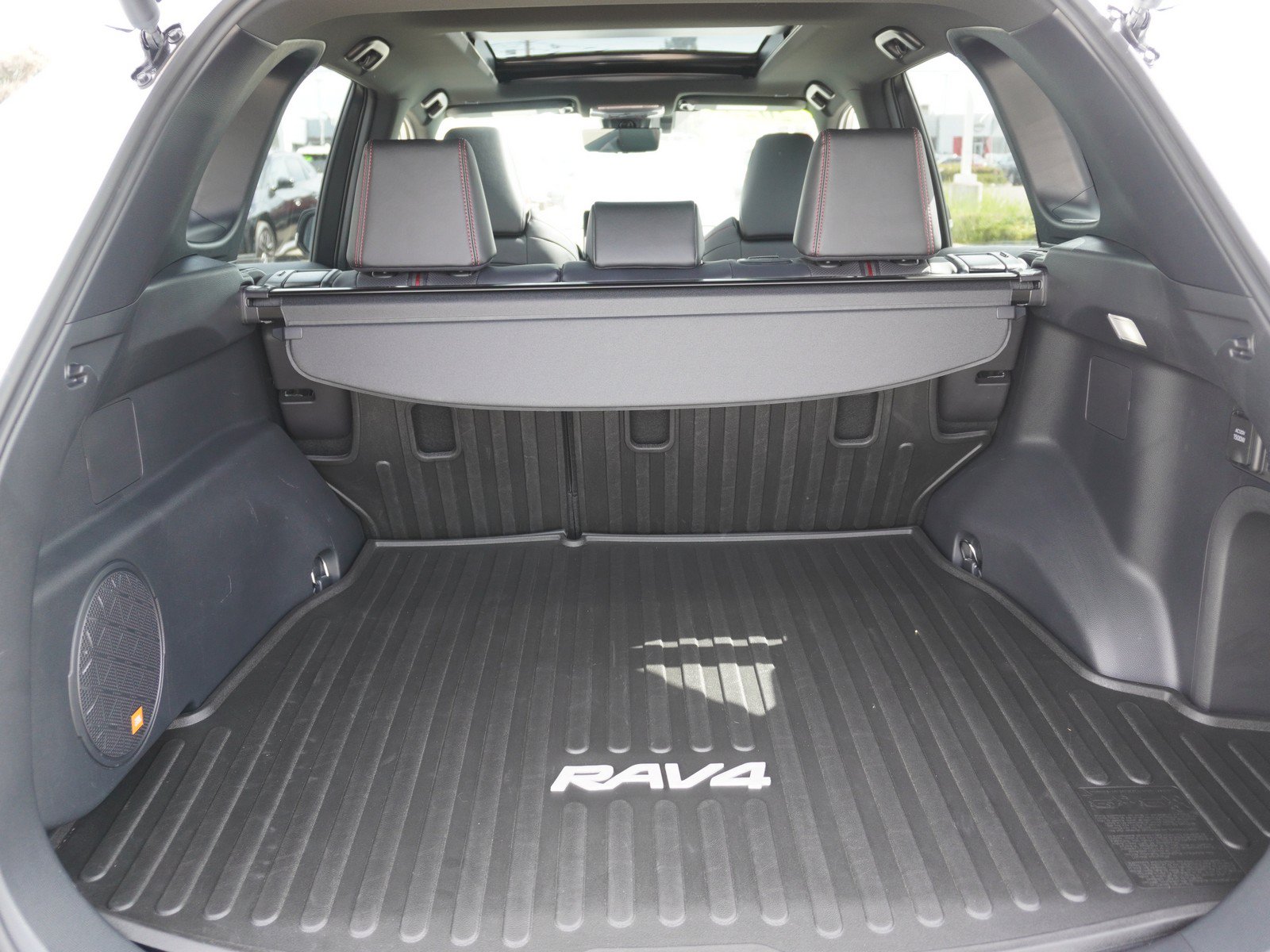 Used 2025 Toyota RAV4 XSE w/ Premium Package AWD/4WD image 12