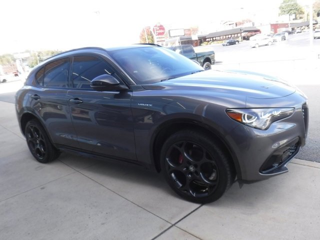 Used 2024 Alfa Romeo Stelvio Veloce image 12