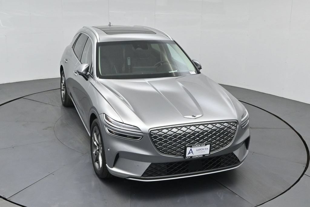 Used 2025 Genesis Electrified GV70 w/ Prestige Package AWD/4WD image 45