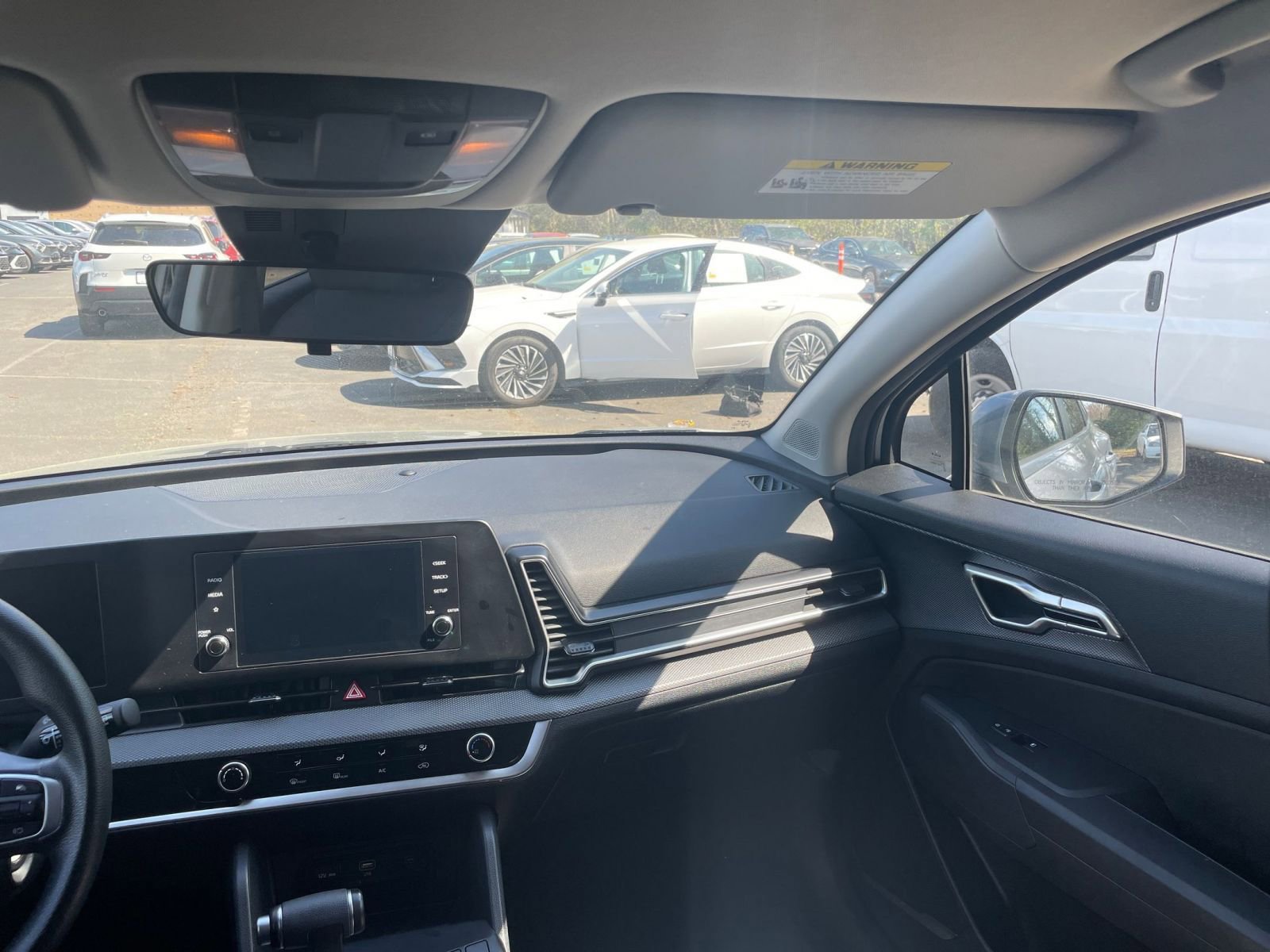 Used 2025 Kia Sportage LX image 33