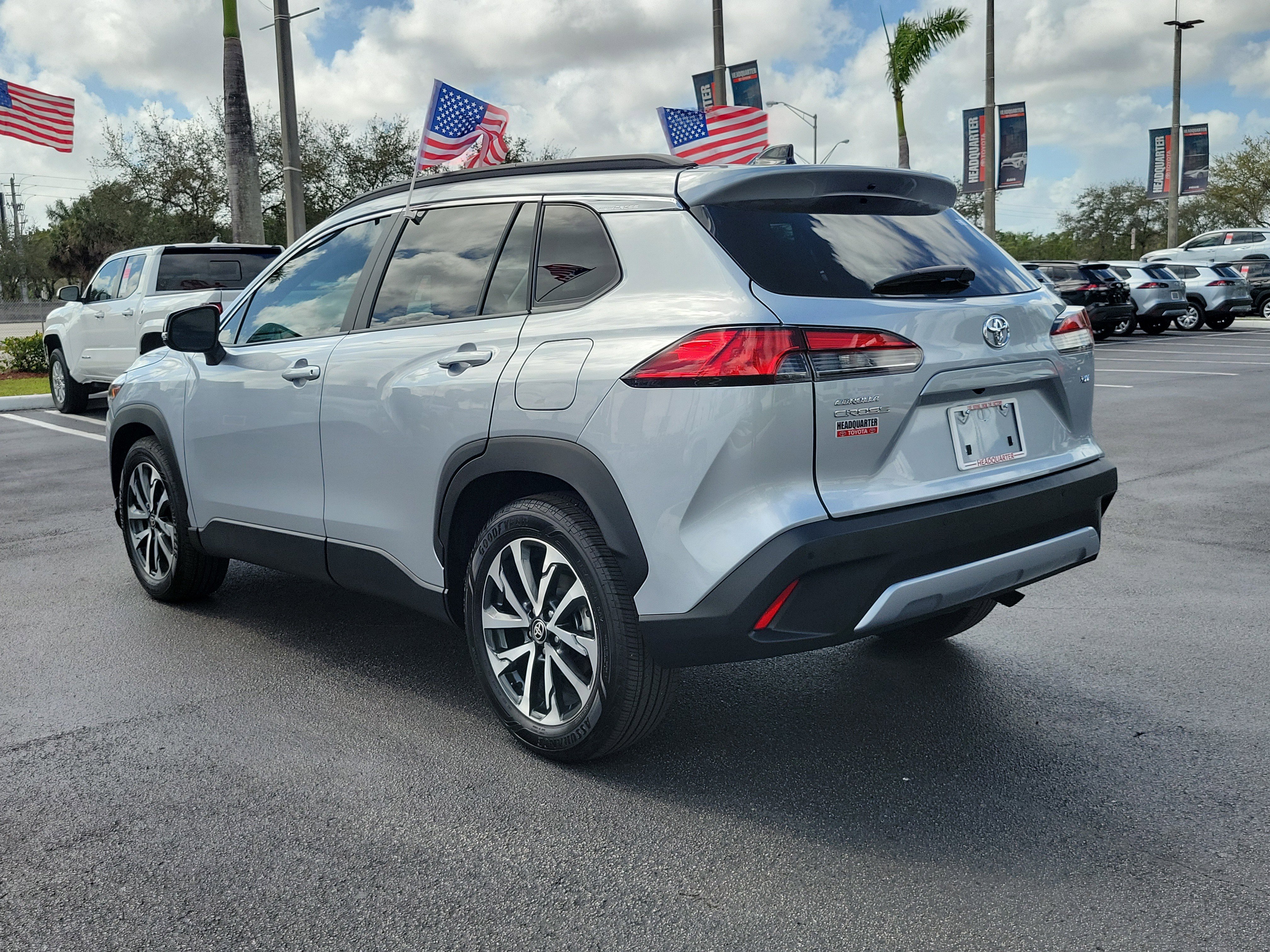 Used 2025 Toyota Corolla Cross XLE w/ Convenience Package image 8