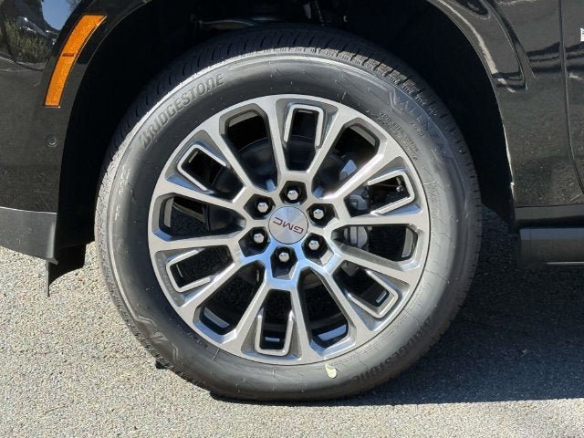 New 2026 GMC Yukon Denali w/ Denali Reserve Package AWD/4WD image 8