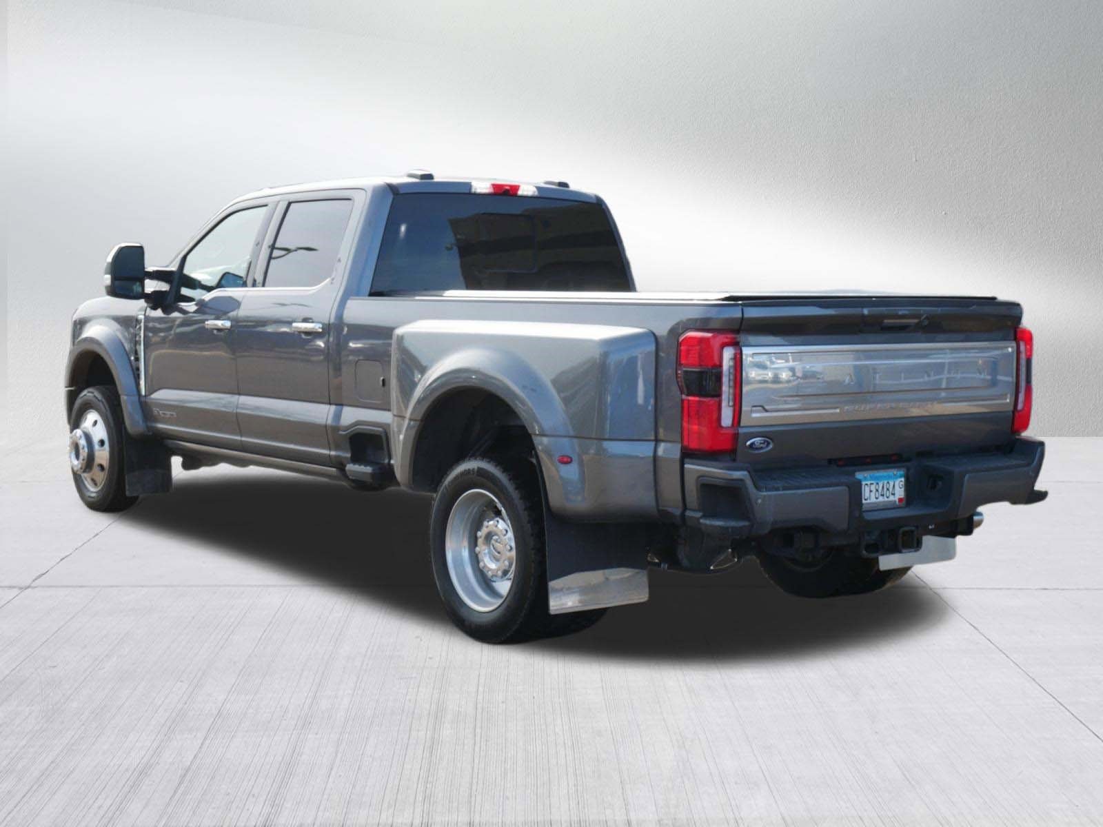 Used 2023 Ford F450 Platinum w/ FX4 Off-Road Package image 5