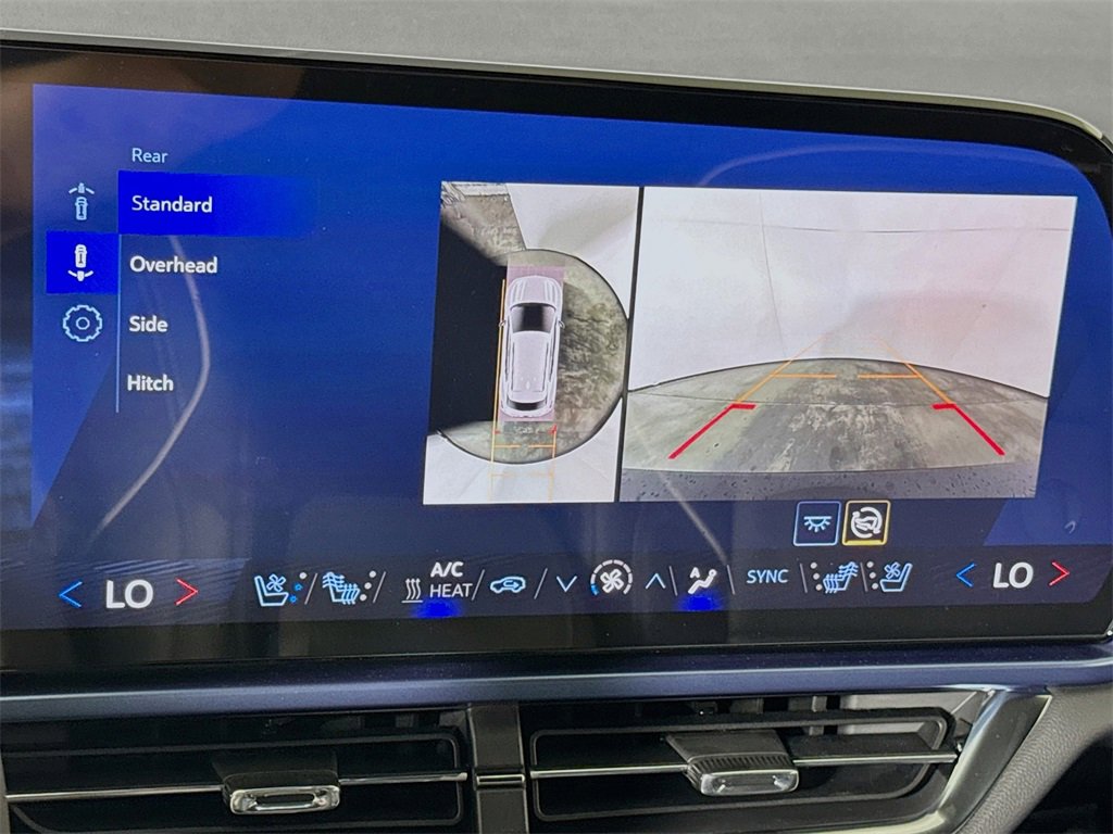 New 2025 Chevrolet Equinox EV LT w/ Convenience Package II image 9