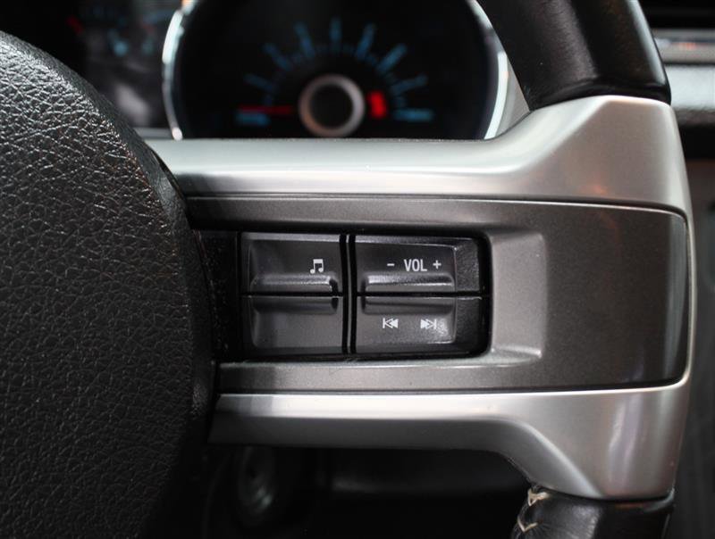 Used 2013 Ford Mustang Coupe RWD image 12