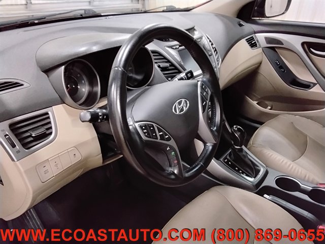 Used 2015 Hyundai Elantra Limited w/ Option Group 05 FWD image 11