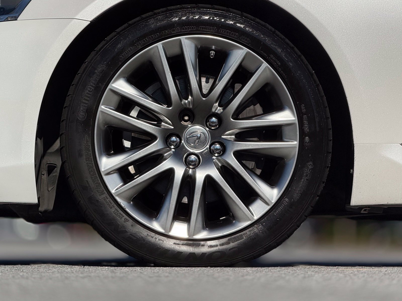 Used 2017 Lexus LS 460 w/ Comfort Package RWD image 18