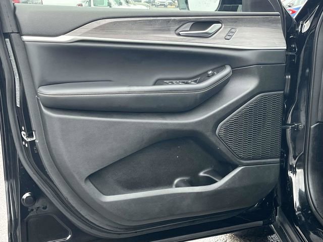 Used 2023 Jeep Grand Cherokee L Limited image 14