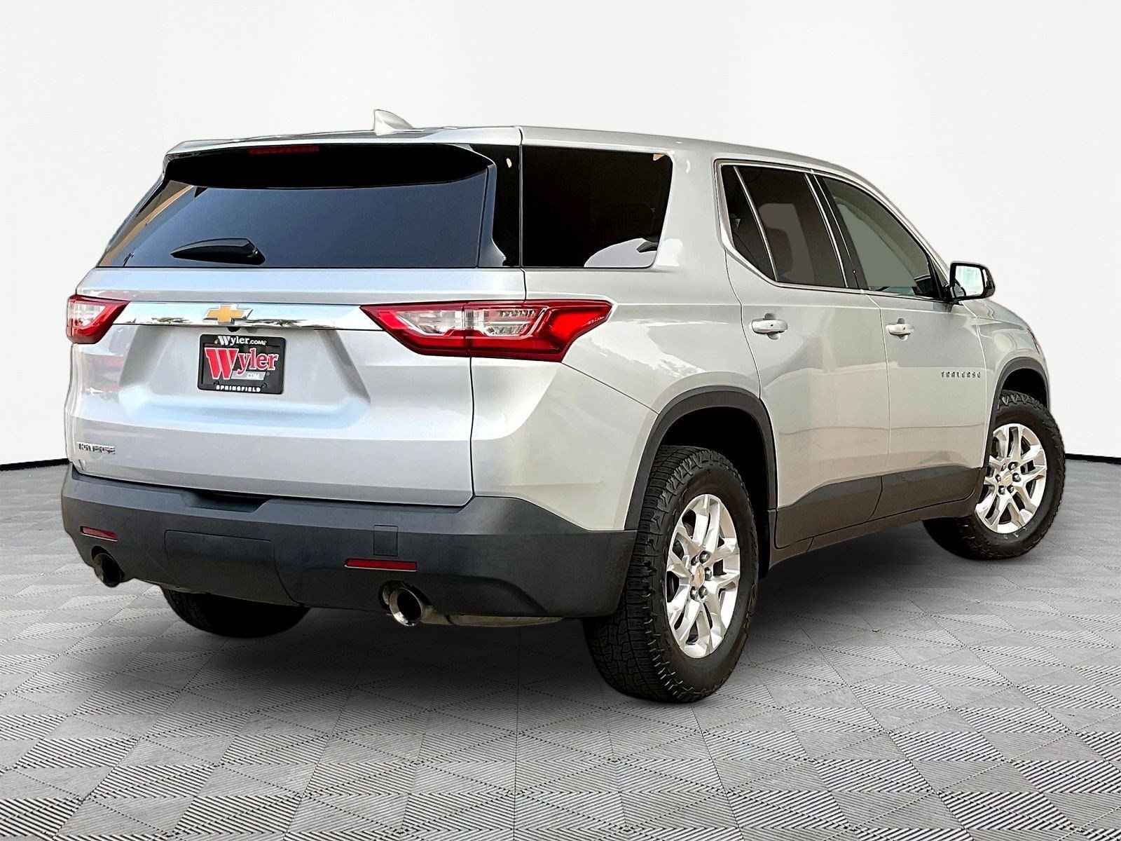 Used 2019 Chevrolet Traverse LS FWD image 6