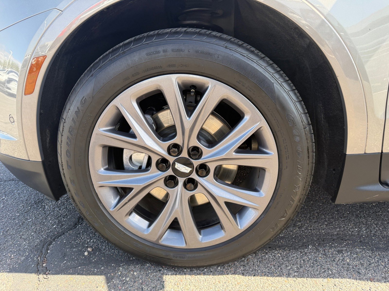 Used 2018 Cadillac XT5 Premium Luxury w/ LPO, Black Ice Package FWD image 9