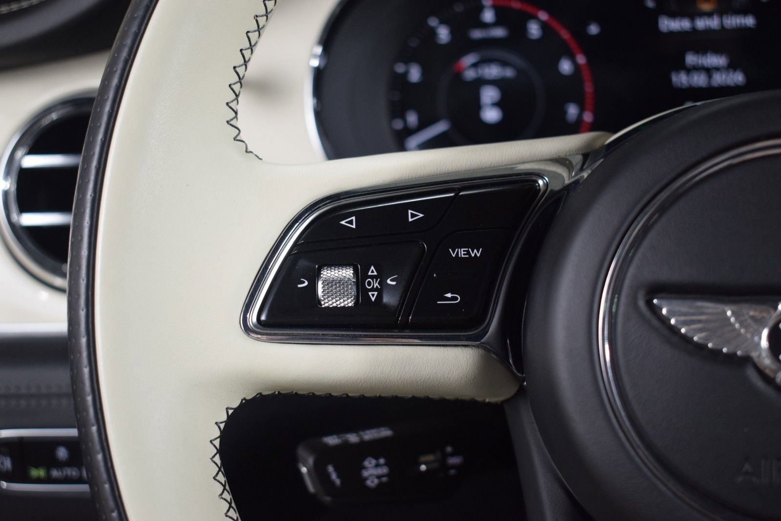 Certified 2024 Bentley Bentayga image 26