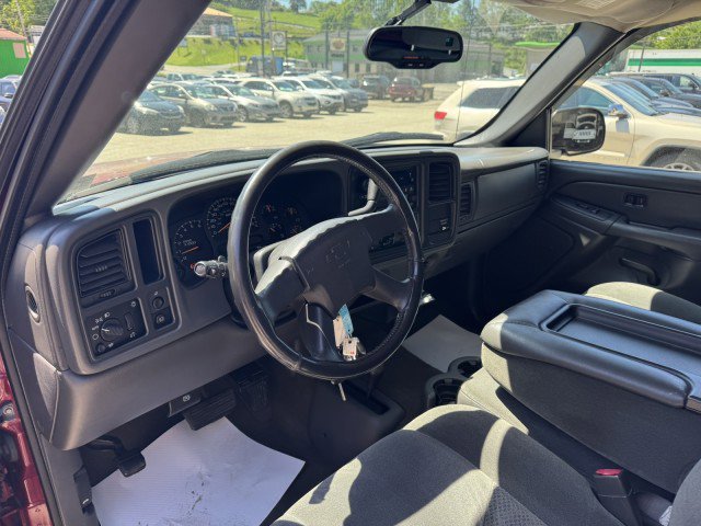 Used 2004 Chevrolet Silverado 1500 LS w/ Light Duty Power Package AWD/4WD image 12