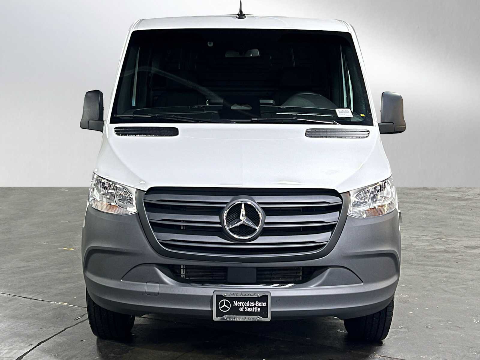 Used 2025 Mercedes-Benz Sprinter 2500 image 8