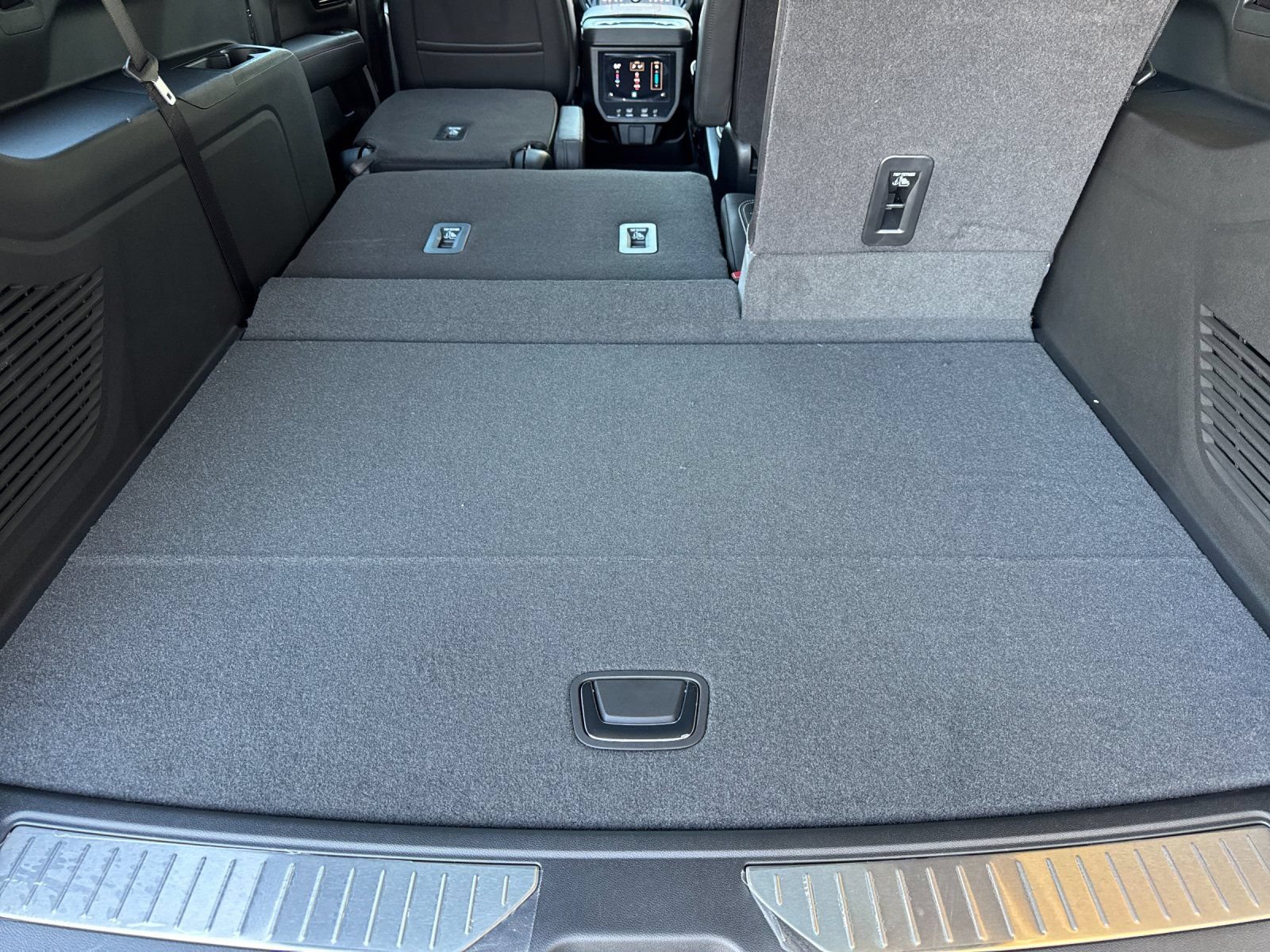 New 2026 GMC Yukon XL AT4 Ultimate AWD/4WD image 17