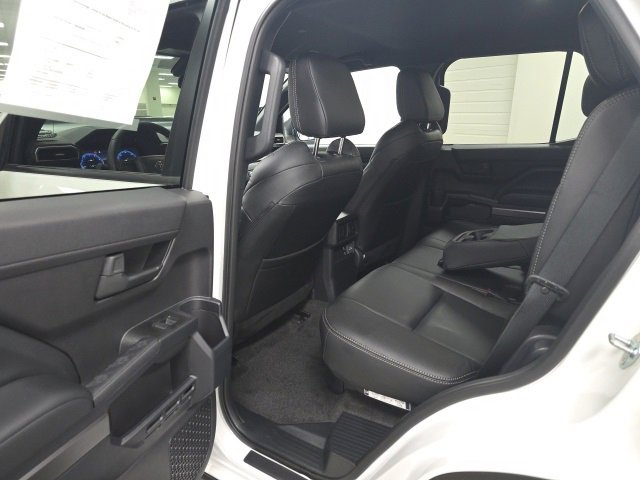 Certified 2025 Toyota 4Runner TRD Off-Road image 12