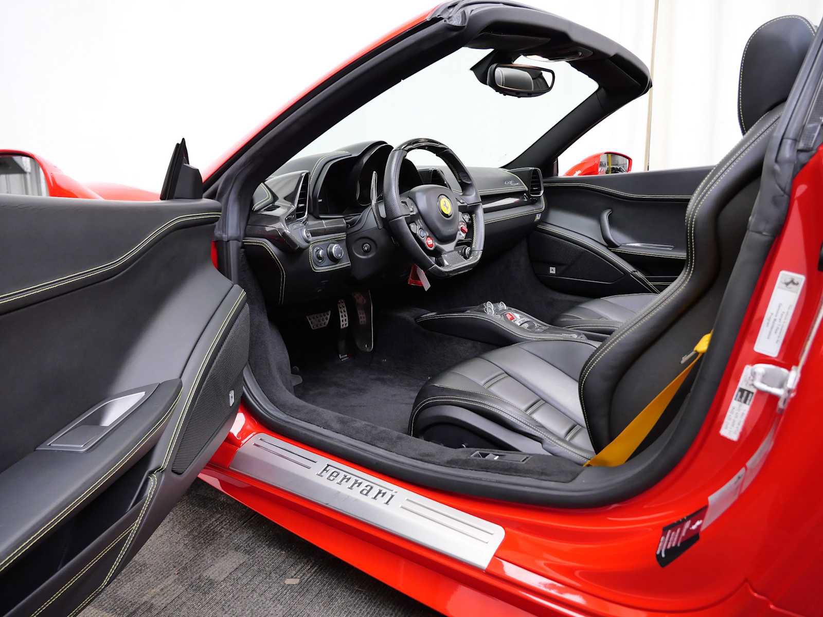 Certified 2015 Ferrari 458 Spider RWD image 17