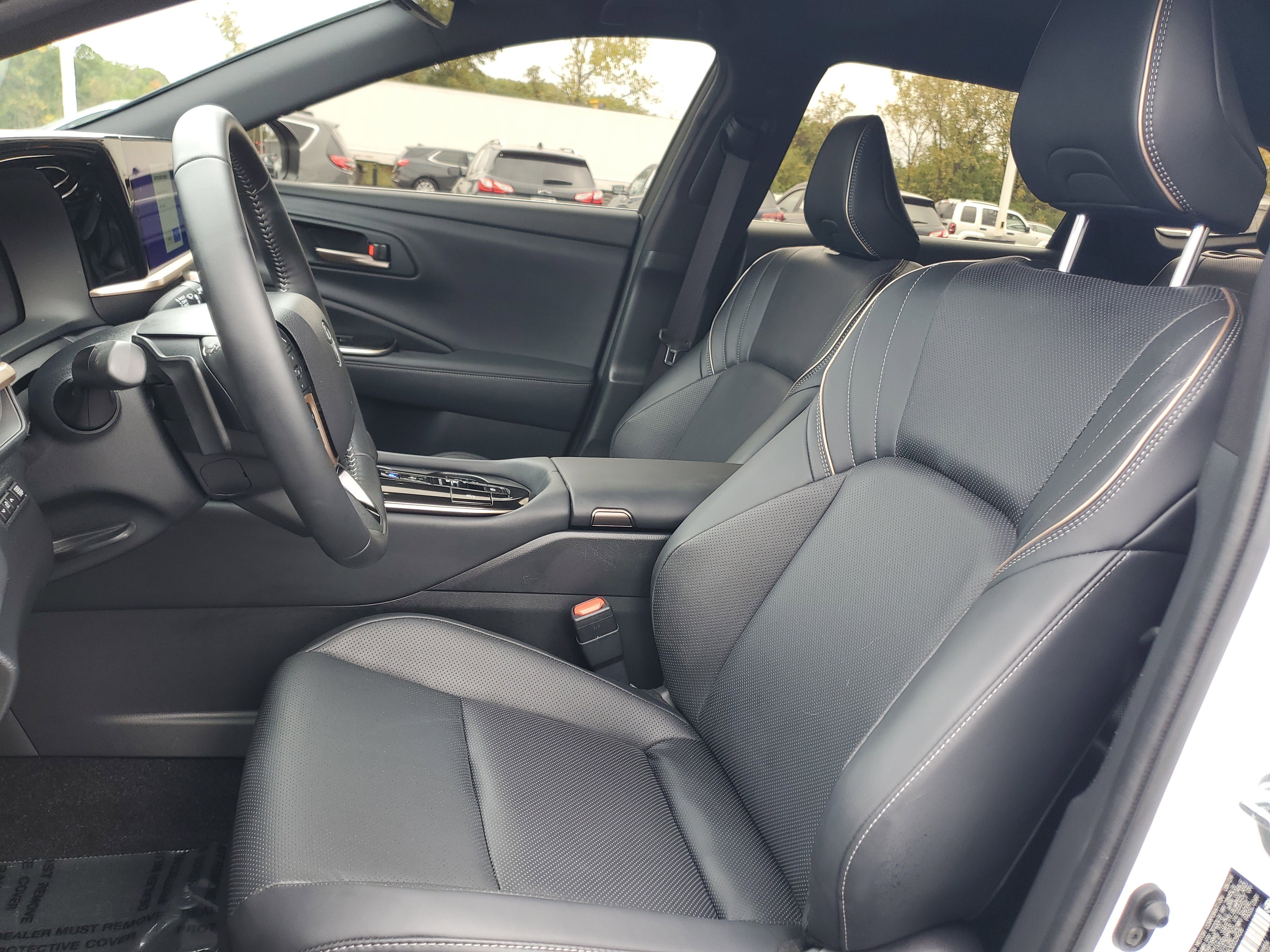 Used 2025 Toyota Crown Signia XLE image 18